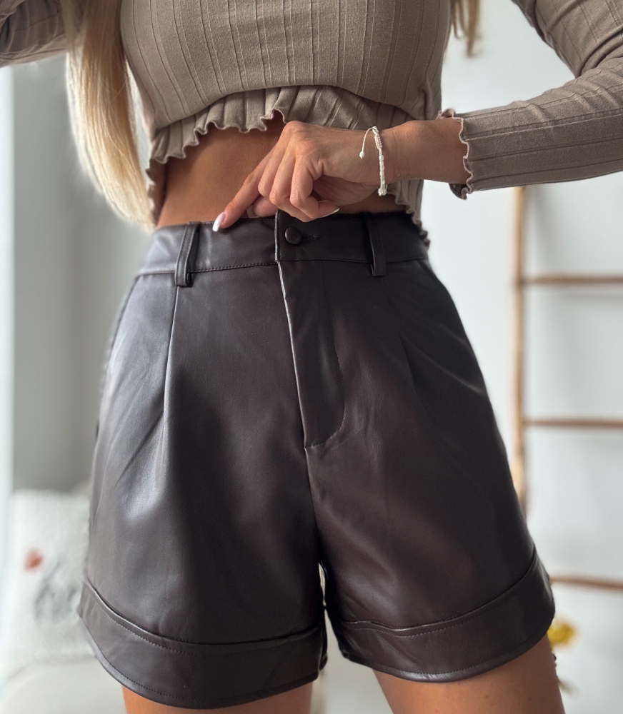 Кафеви кожени къси панталони