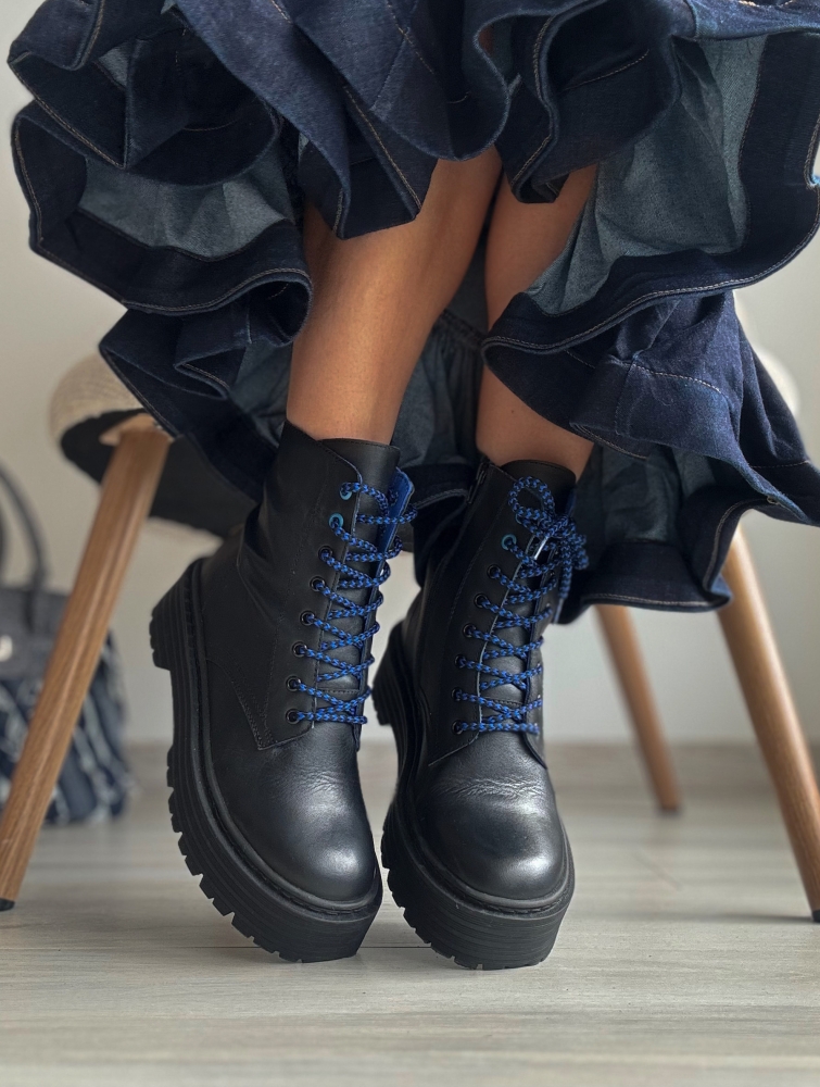 Черни боти естествена кожа сини връзки