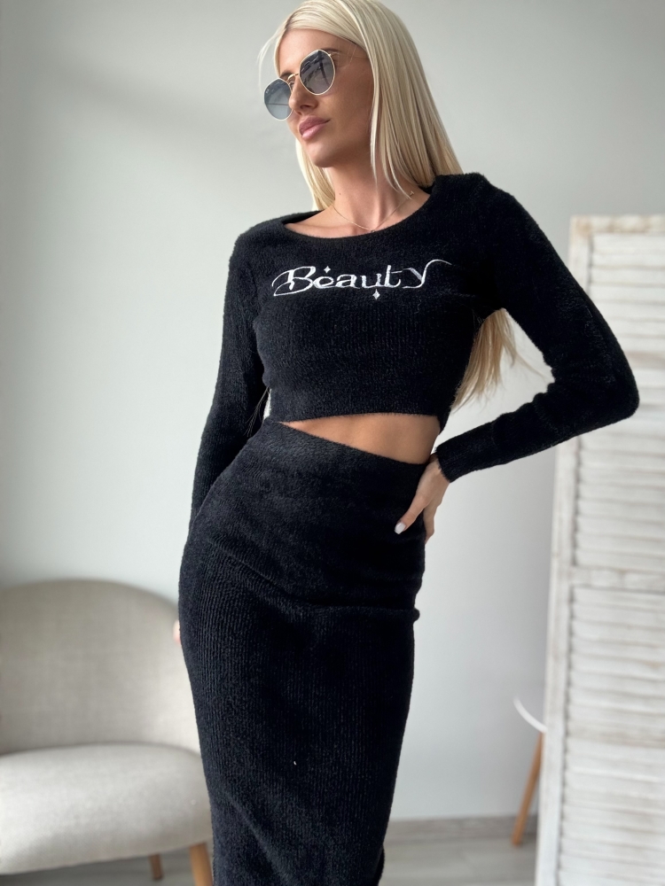 Плюшен черен комплект с пола