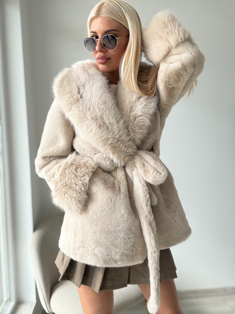 Бежово палто без качулка