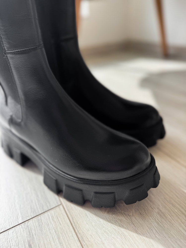 Черни ботуши естествена кожа GIA