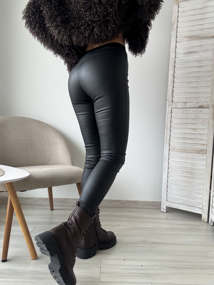 Черен промазан панталон