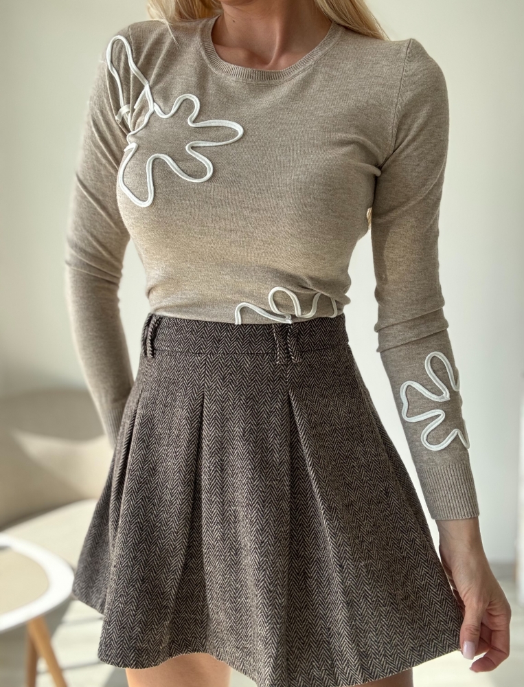 Бежов пуловер spot