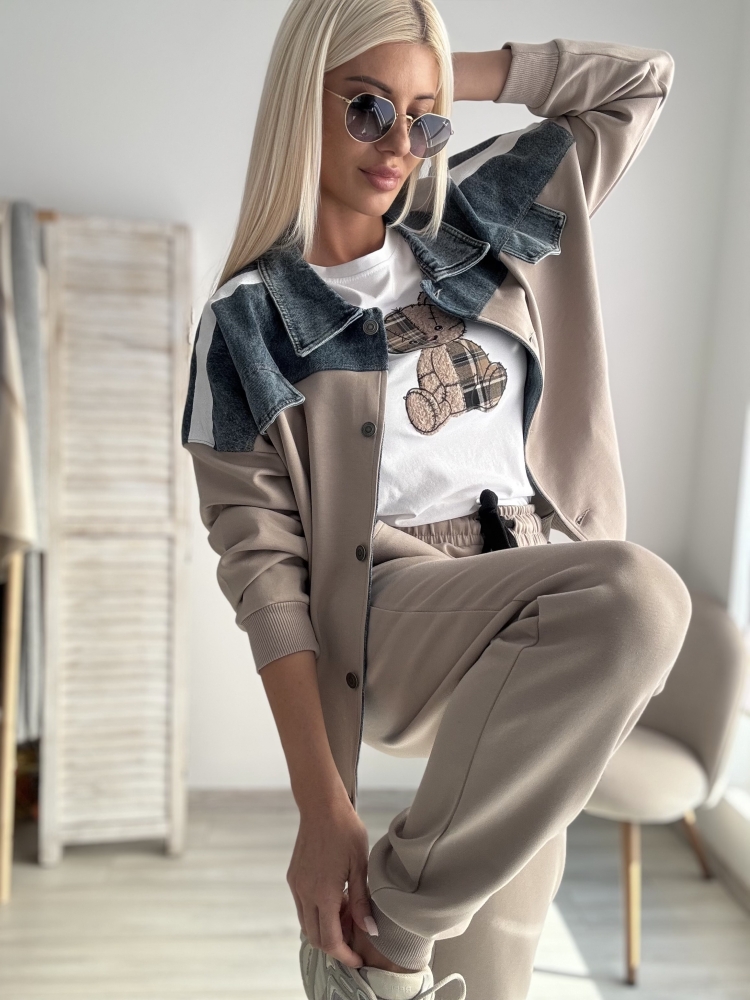 Комплект в бежово с деним яке