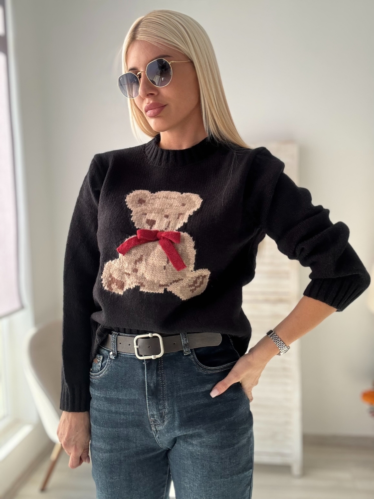Черен пуловер мече с червена пандела