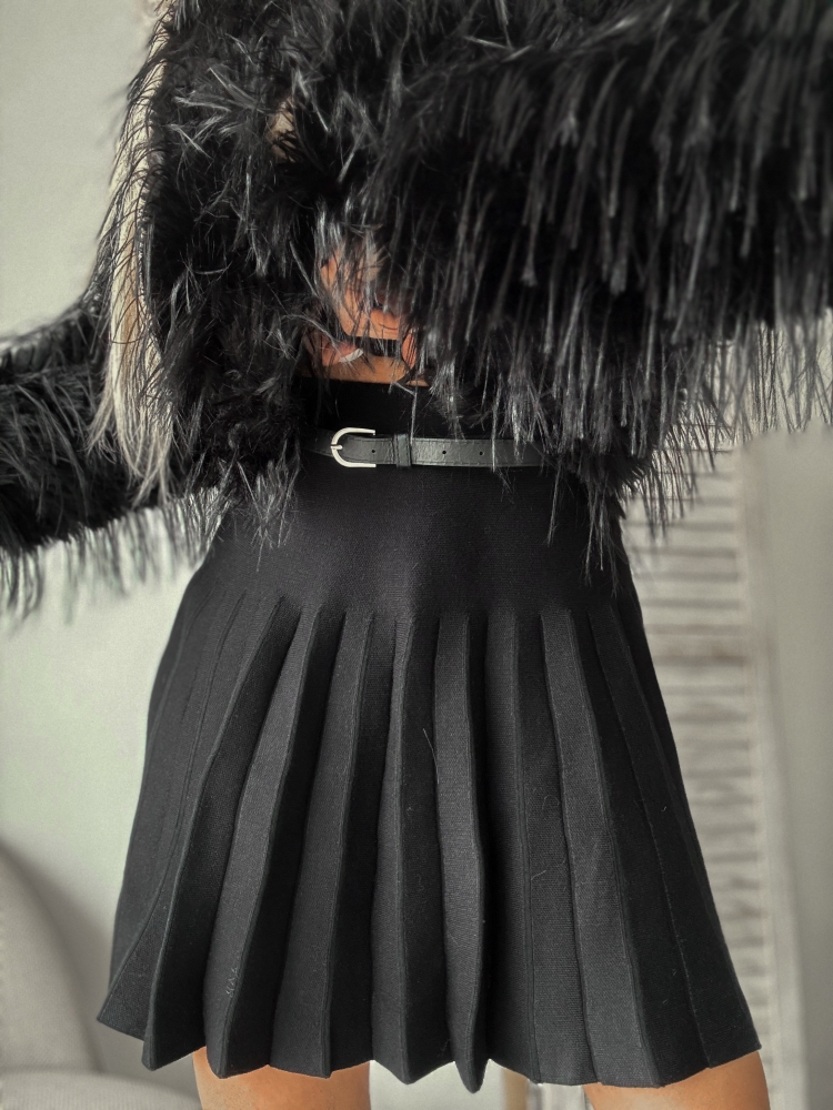 Черна пола плетиво с колан