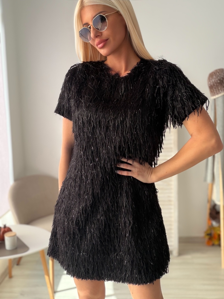 Черна рокля с ресни