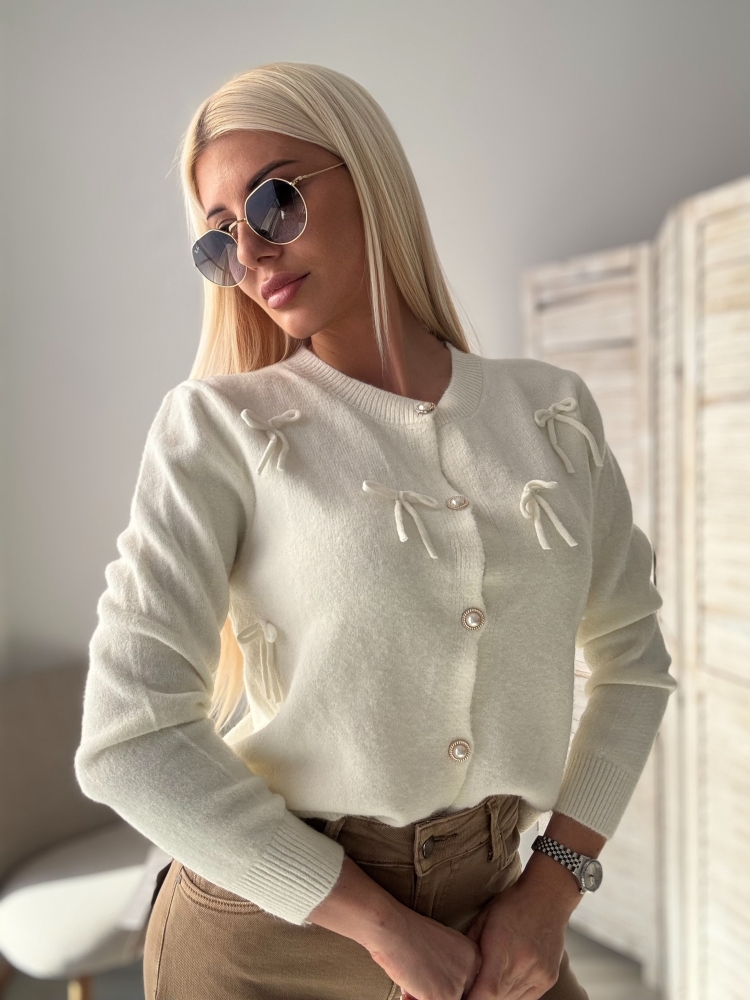 Бяла жилетка с панделки