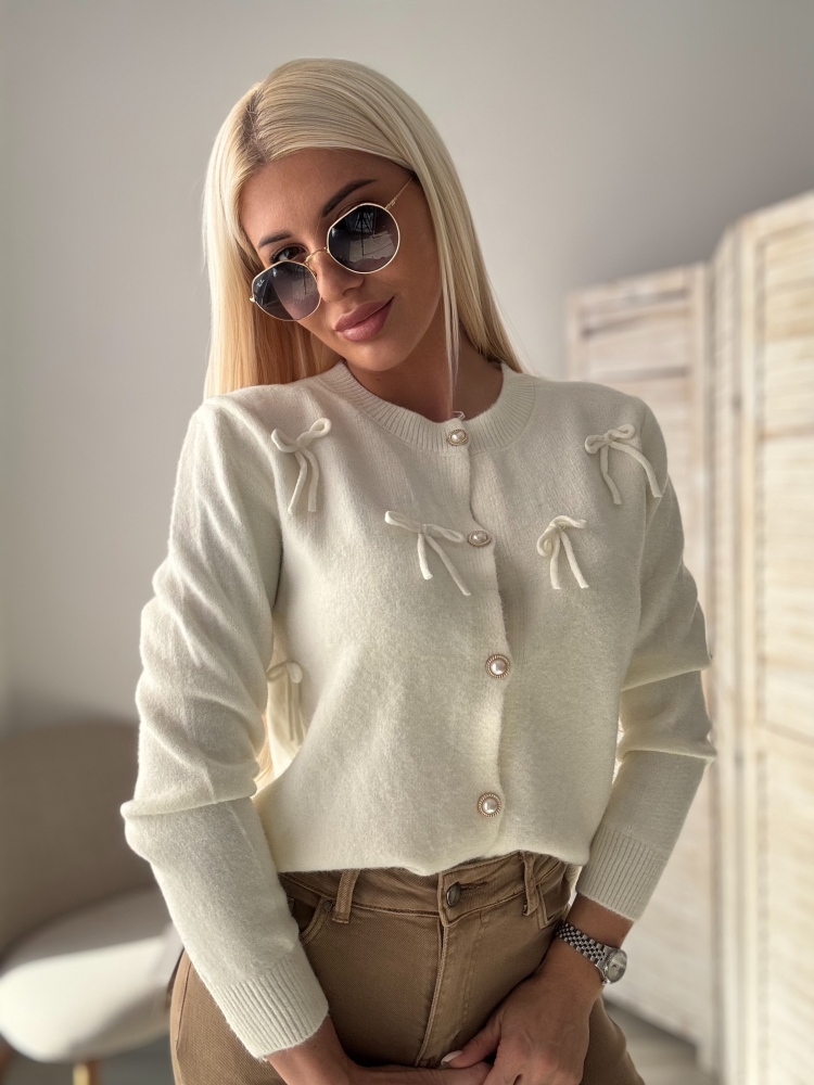 Бяла жилетка с панделки