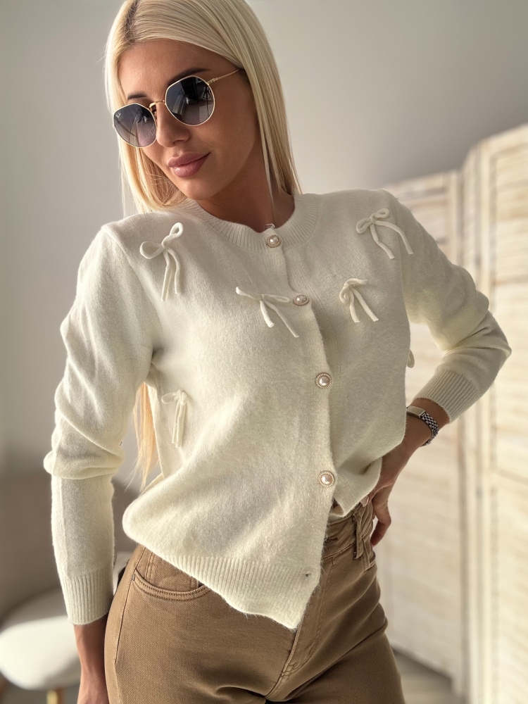 Бяла жилетка с панделки