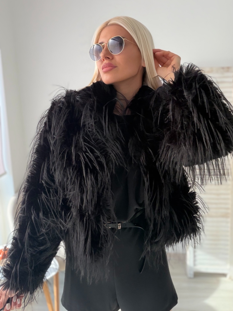 Пухкаво черно палто с еко косъм