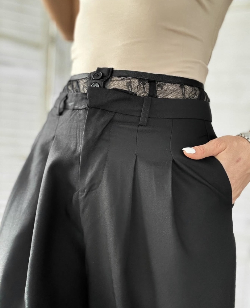 Черен широк панталон с дантела