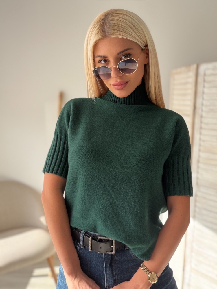 Маслено зелен пуловер с къс ръкав