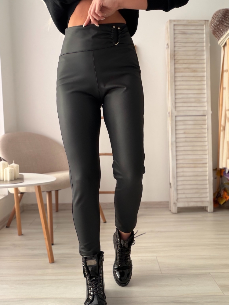 Черен кожен панталон с тока