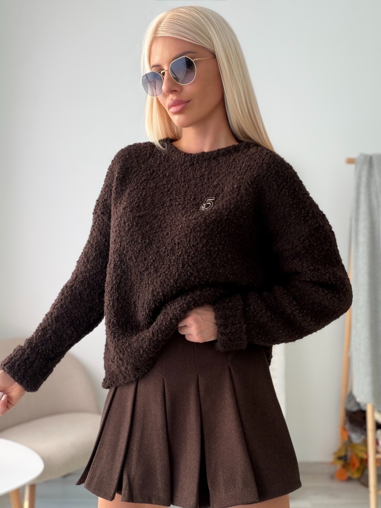 Кафяв пуловер с брошка 5