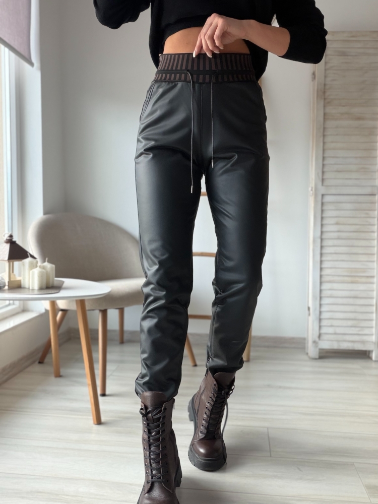 Кожен ватиран черен панталон