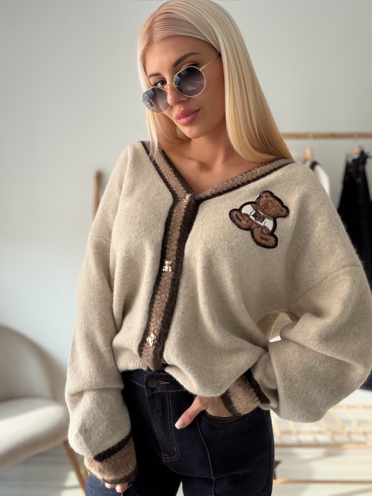 Вълнена жилетка с мече