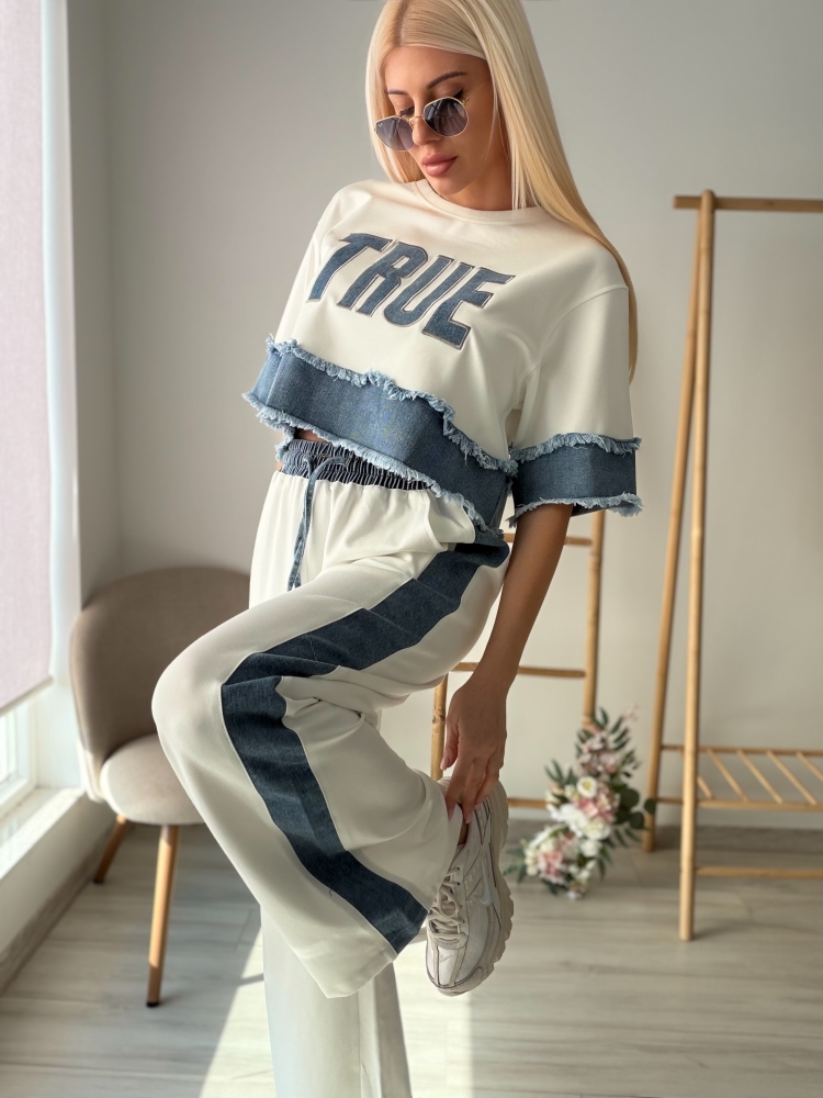 Бял памучен сет с деним