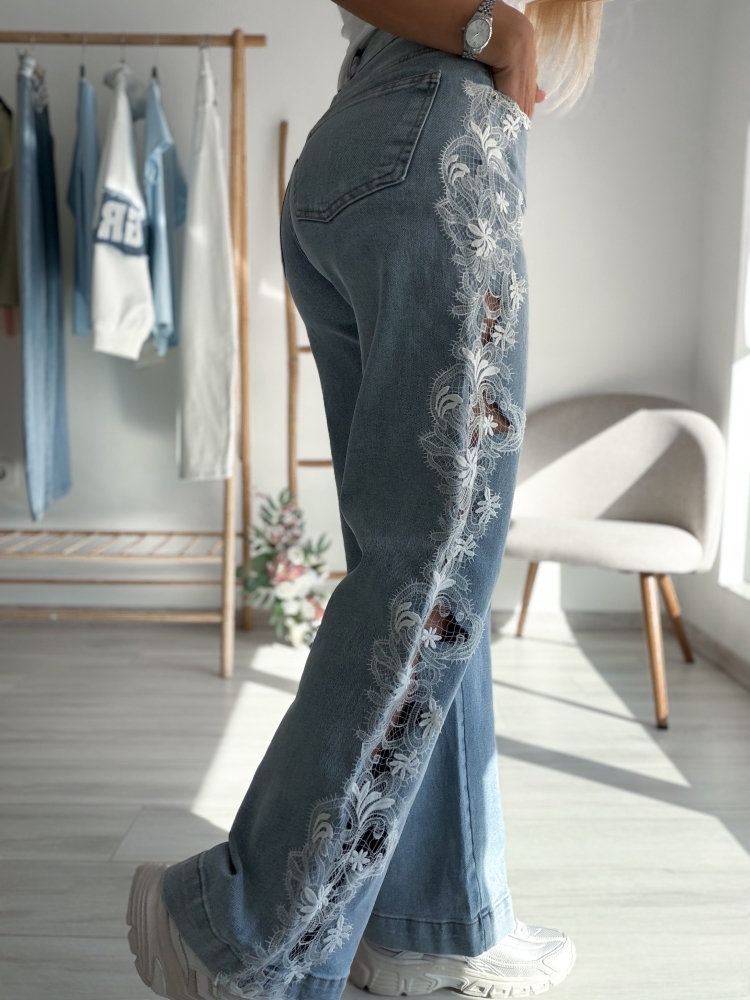 Дънки с дантела