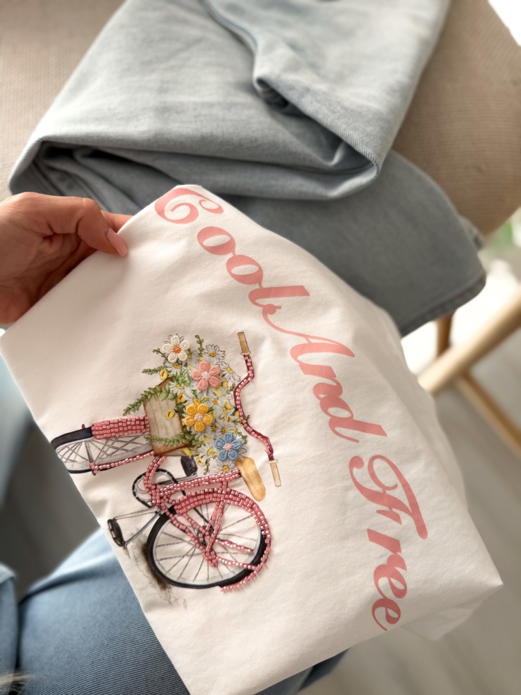 Бяла тениска с колело