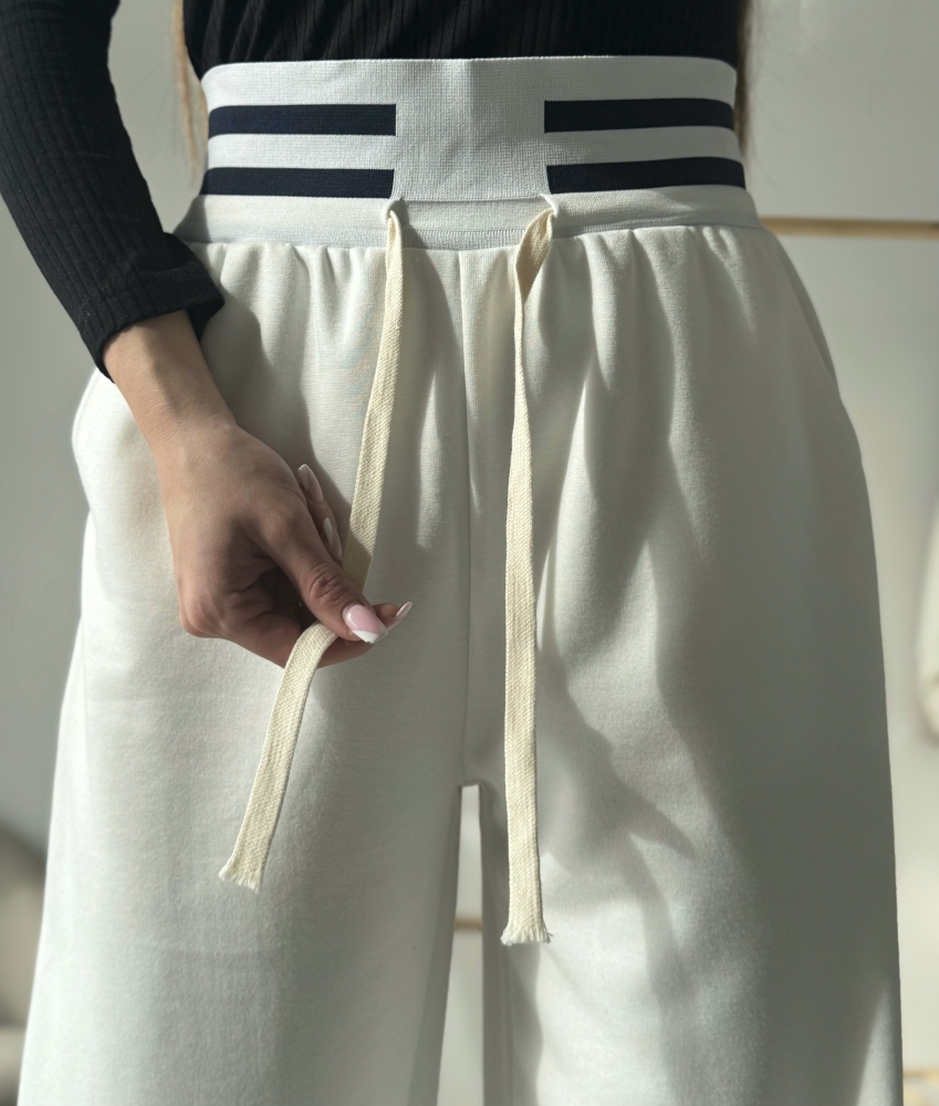 Бял спортен панталон