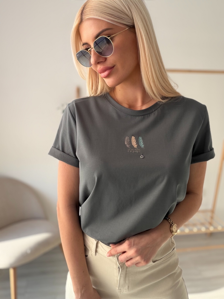 Зелена тениска с перца