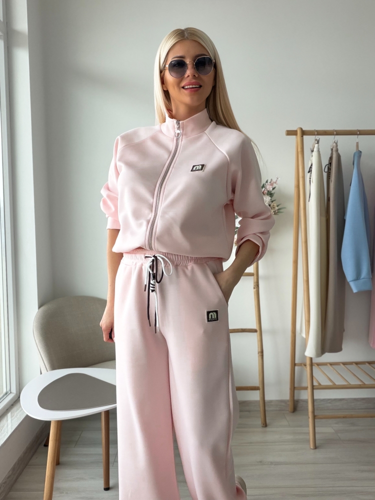 Розов спортен комплект