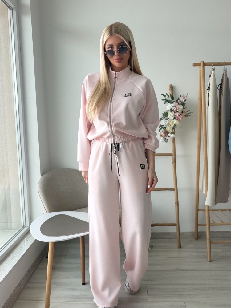 Розов спортен комплект