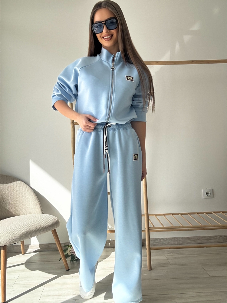 Син спортен комплект