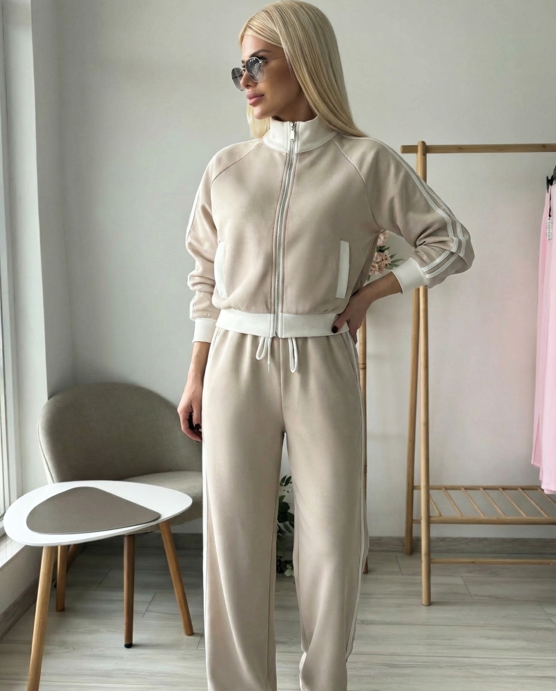 Спортен комплект с ленти в бежово