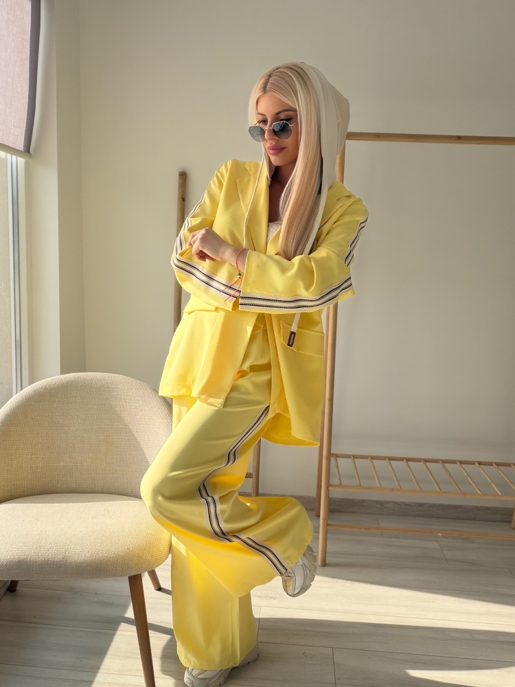 Жълт комплект овърсайз с кант