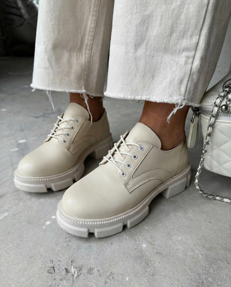 Обувки екрю естествена кожа