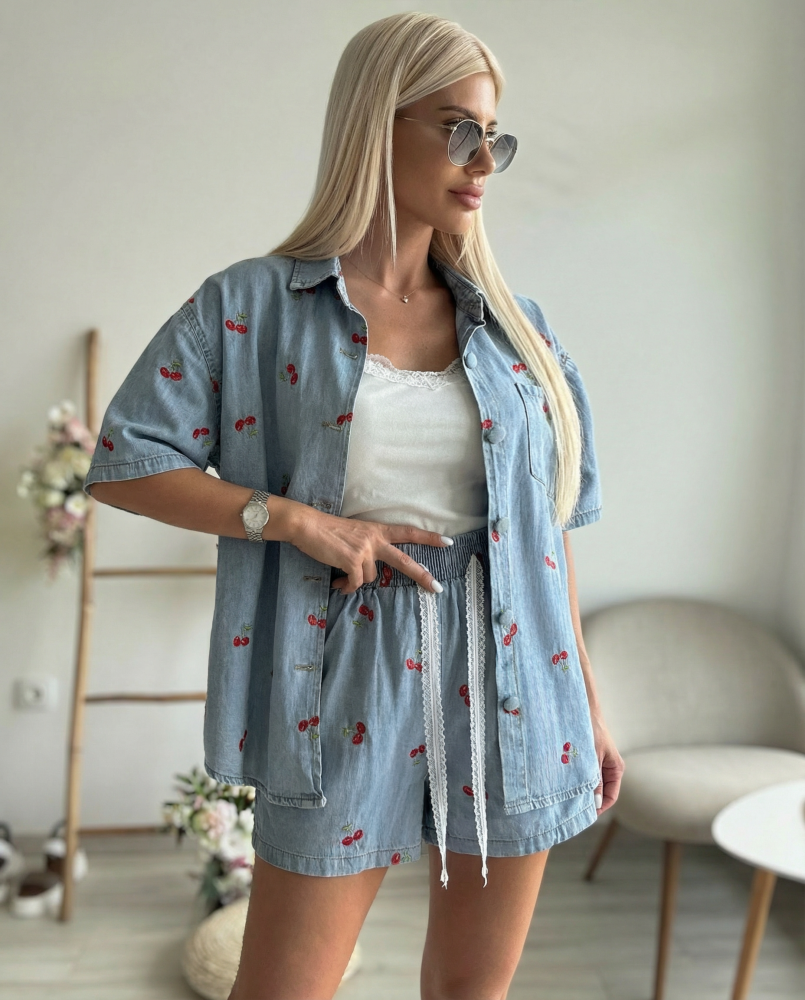 Син дънков комплект с черешки