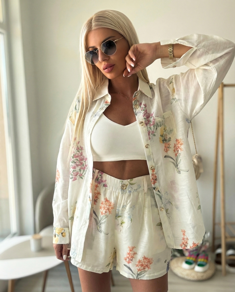 Жълт комплект риза с панталонки на цветя