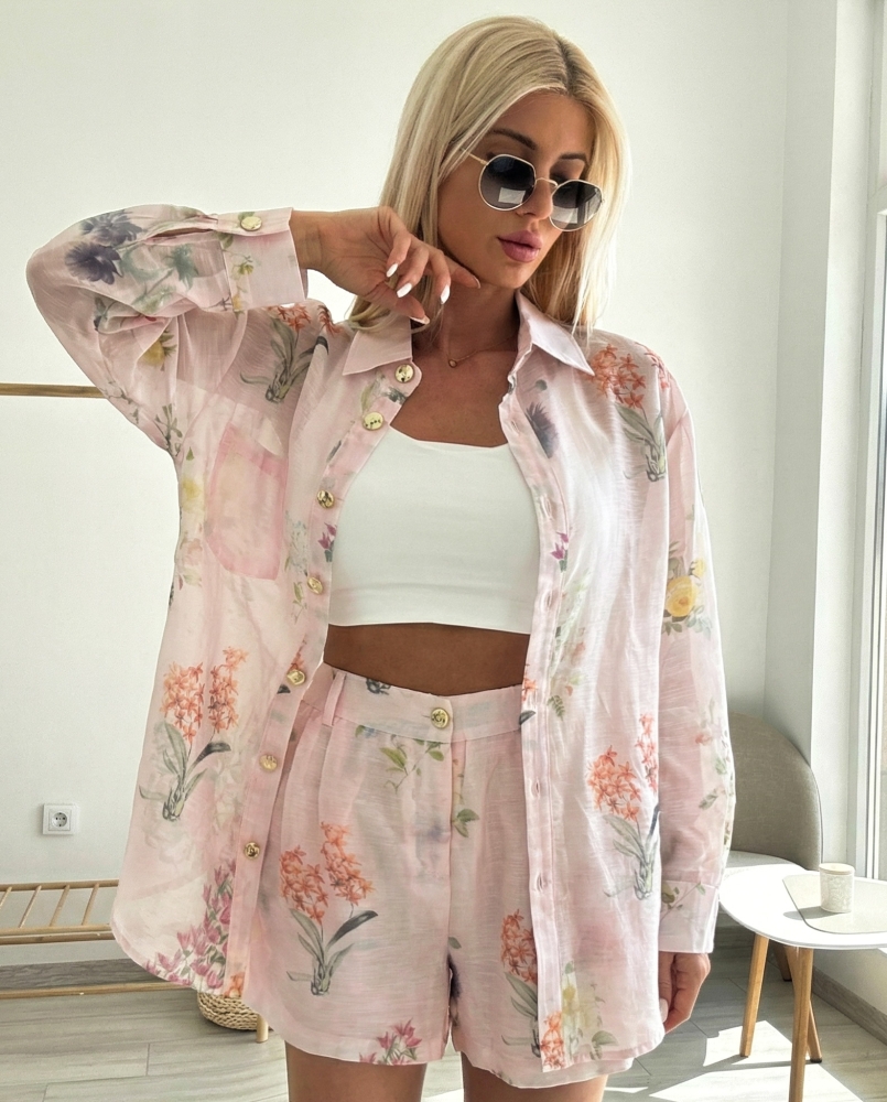 Розов комплект риза и панталонки с цветя