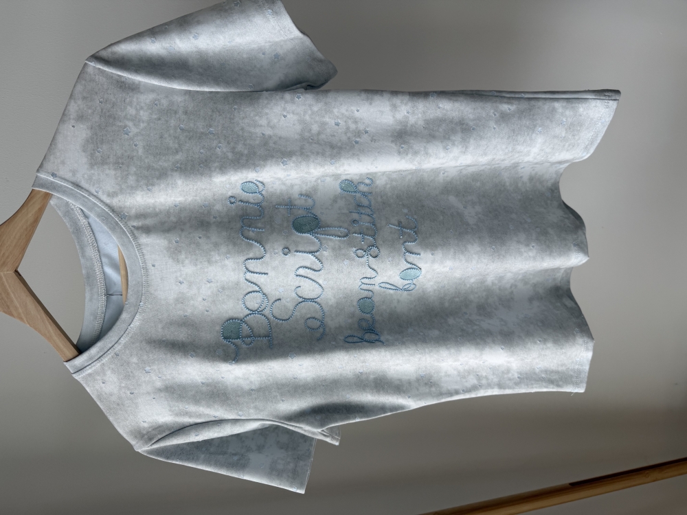 Синя тениска звездички