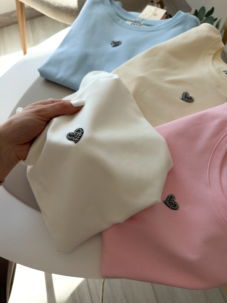 Розова тениска с малко сърце