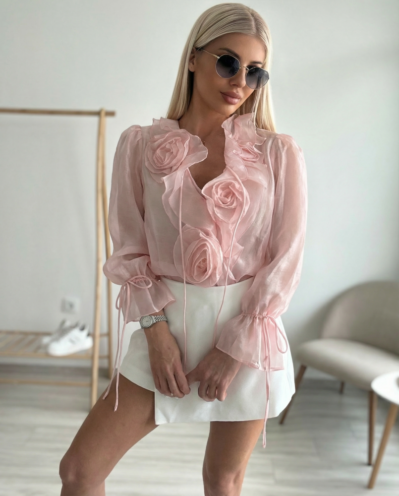 Розова риза рози